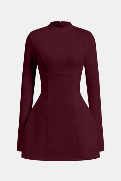 Damenkleid mit langen Ärmeln