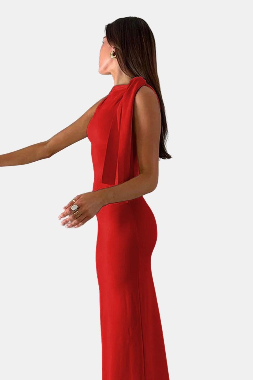 Langes Kleid mit Schulterdetail