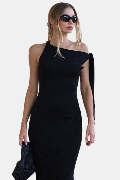 Langes Kleid mit Schulterdetail