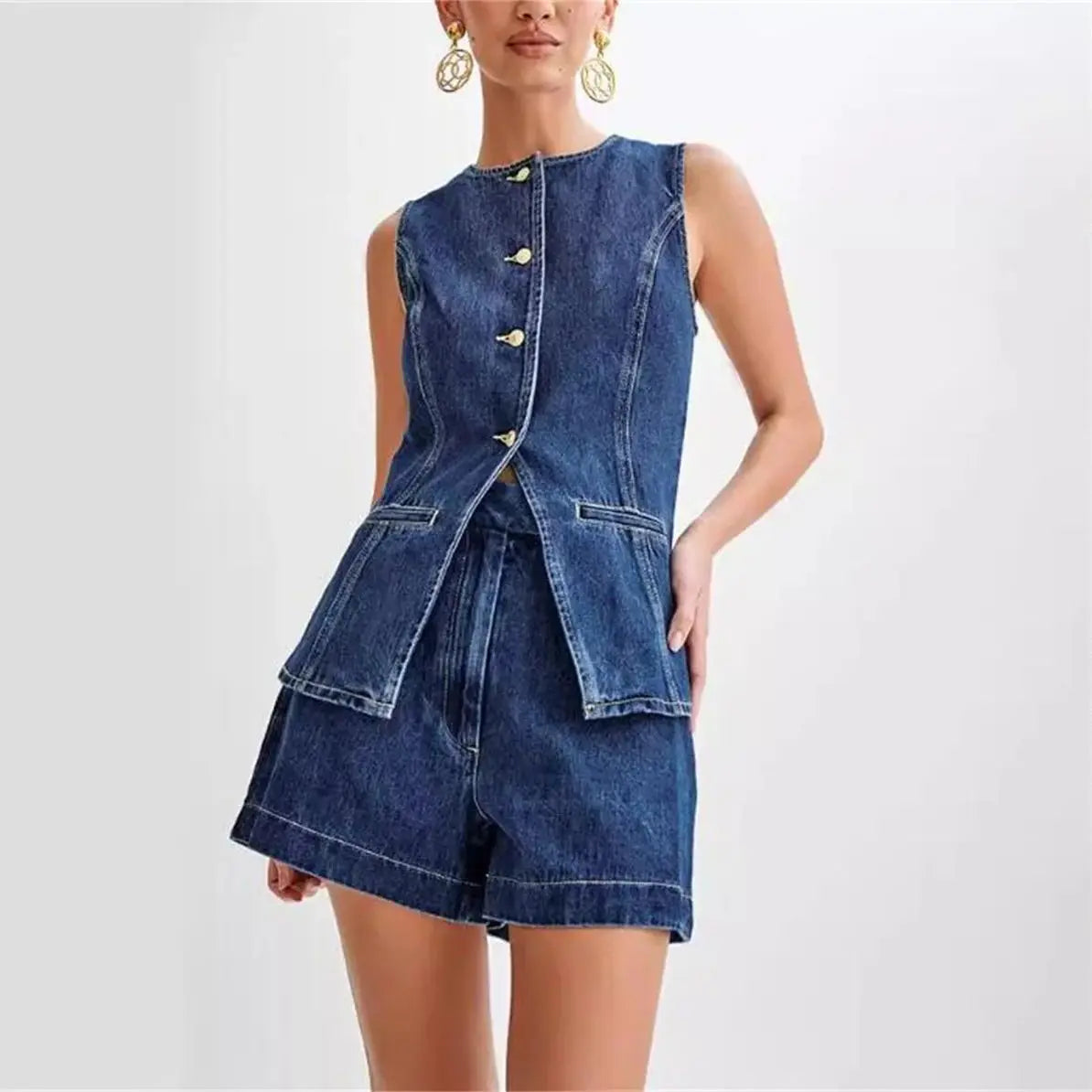 Stacy Lässiges Damen Set – Ärmeloses Oberteil mit Knopfdesign und Shorts aus strapazierfähigem Denim, Pflegeleicht und Bequem 0
