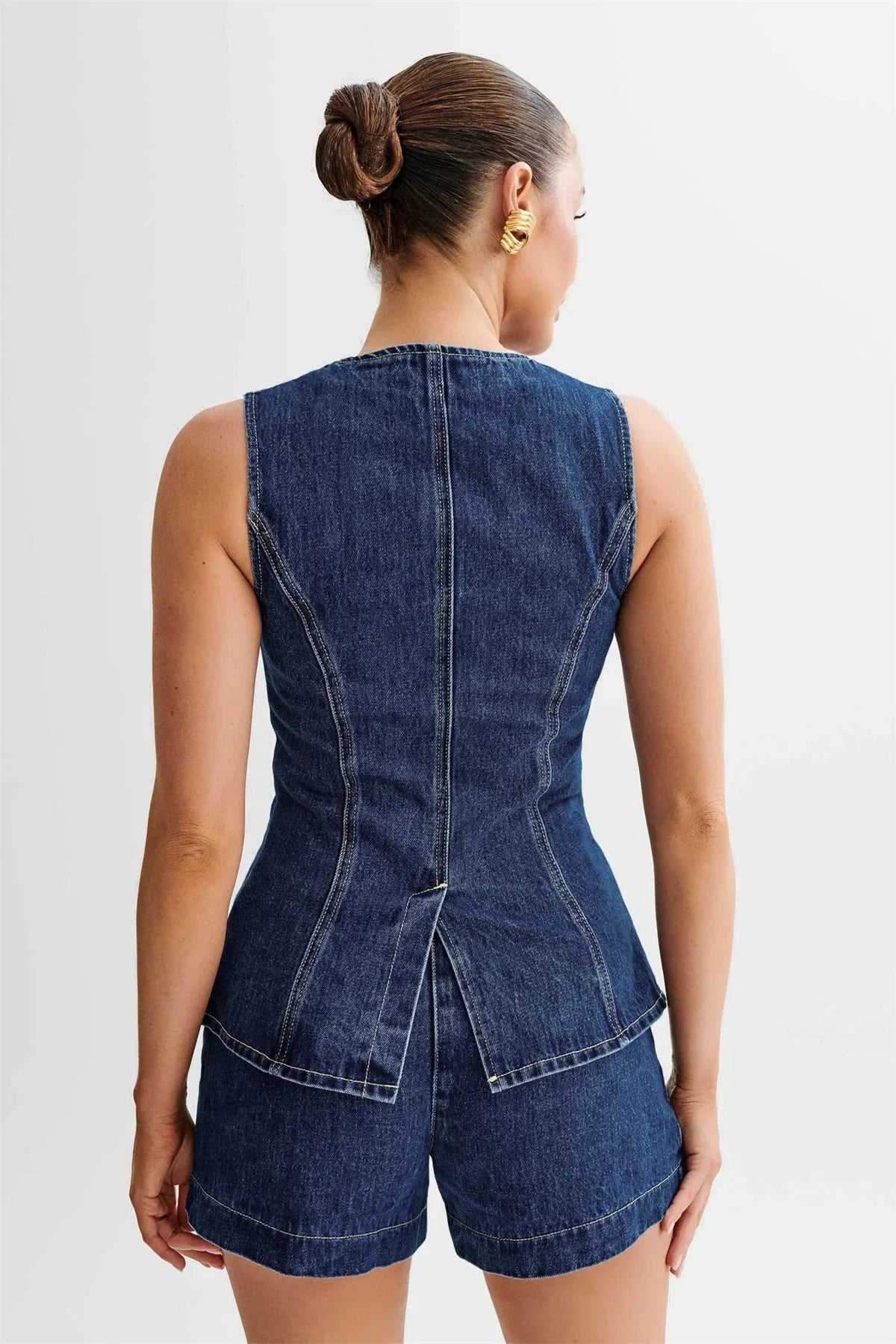 Stacy Lässiges Damen Set – Ärmeloses Oberteil mit Knopfdesign und Shorts aus strapazierfähigem Denim, Pflegeleicht und Bequem 1